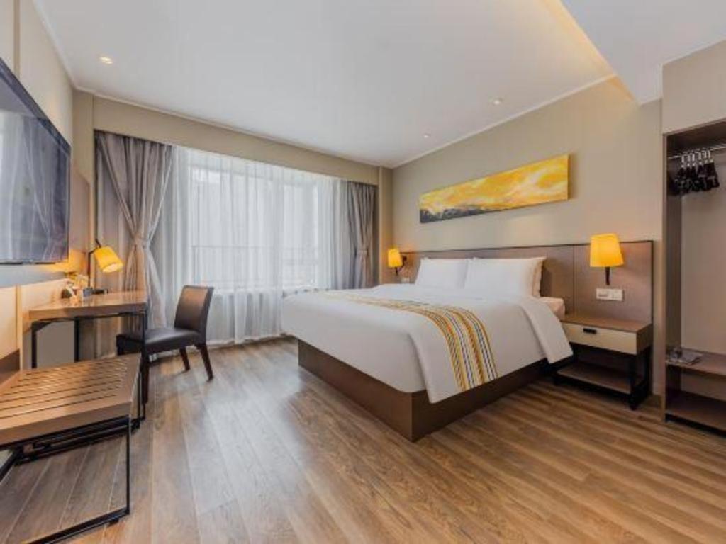 Home Inn Plus Shanghai New International Expo Center Yushan Road Yuanshen Sports Exterior foto