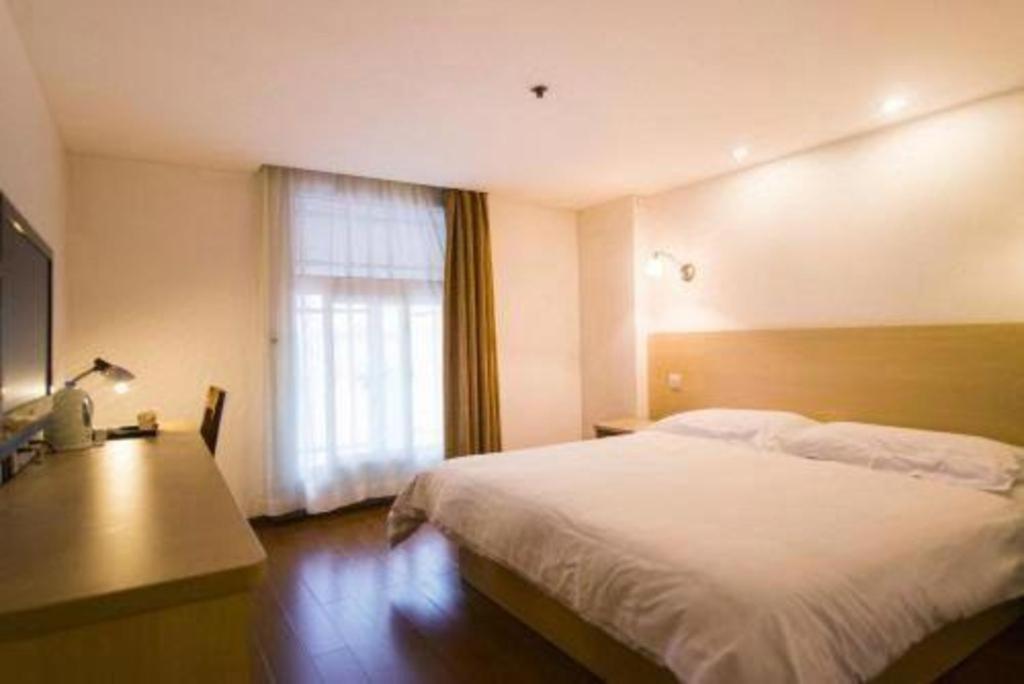 Home Inn Plus Shanghai New International Expo Center Yushan Road Yuanshen Sports Exterior foto