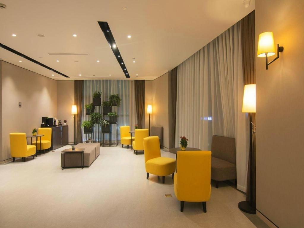 Home Inn Plus Shanghai New International Expo Center Yushan Road Yuanshen Sports Exterior foto